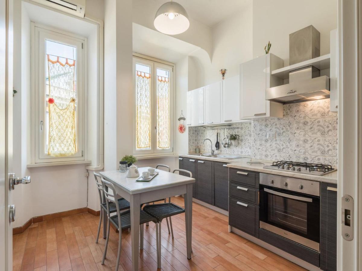 The Best Rent - Colourful Two-Bedroom Apartment Near Termini Station Rome Buitenkant foto